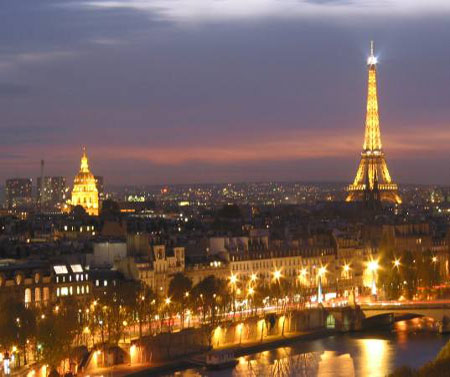 المرتبة السابعة والعشرون : مدينة باريس Paris كما تعرف باريس باسم "مدينة النور" (la Ville Lumière) وذلك لأنها في عام 1828 كانت أول مدينة في أوروبا تضاء طرقاتها بمصابيح تعمل بالكيروسين
