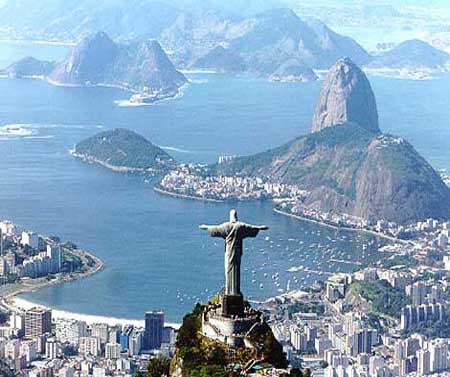 المرتبة الواحد والثلاثون : مدينة ريو دي جانيرو في البرازيل Rio de Janeiro — Brazil   تعتبر من اشهر المدن في امريكا الجنوبية على الأطلاق لما تحتوية من شواطيء رائعة 