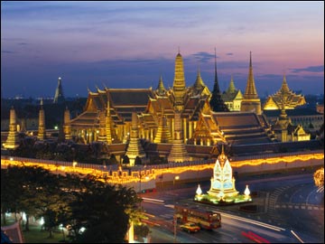 المركز 42 بانكوك تايلند تايلاند تستحوذ على الكثير من الاهتمام من قبل السياح بمختلف اهتماماتهم فعاصمتها بانكوك هي مركز مهم من مراكز التسوق