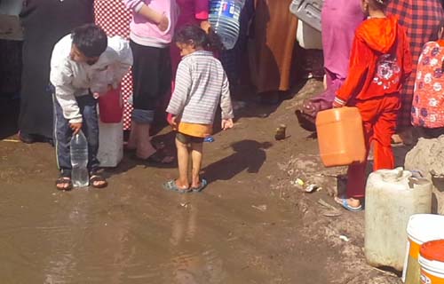 بالصور عجيبة من عجائب الألفية الثالثة قرية مصرية لم تدخلها المياه منذ 5 سنوات والموتى تُغسل من مياه الترع 7