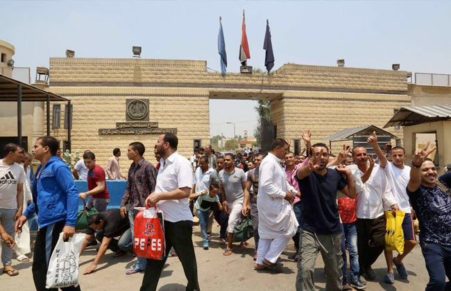 بمناسبة الاحتفال بذكرى 6 أكتوبر.. العفو عن 632  نزيلاً بالسجون والإفراج الشرطي عن 85 سجيناً - 