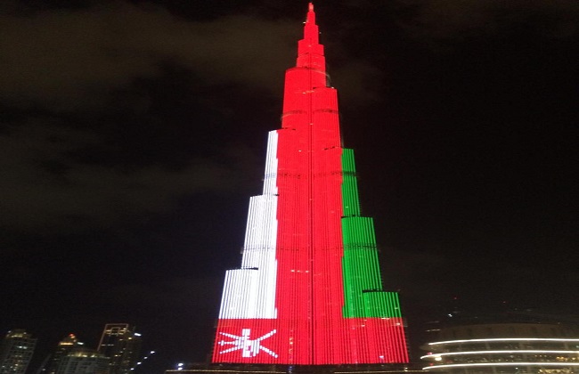 برج خليفة يتزين بالعلم العماني احتفاء بذكرى العيد الوطني بوابة