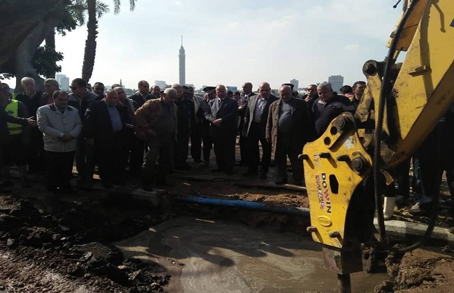محافظ القاهرة يتفقد إصلاح ماسورة الكورنيش أمام مبنى التليفزيون   صور 
