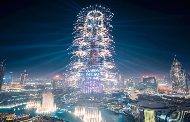 دبي تستحوذ على أنظار العالم خلال احتفالات رأس السنة في برج خليفة   فيديو وصور - 