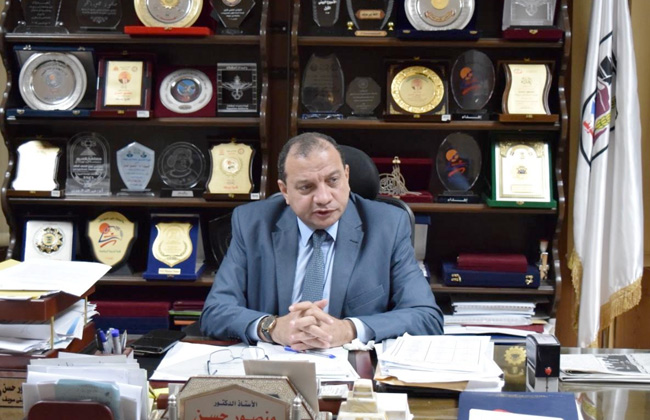 رئيس جامعة بني سويف يعلن عن منح مجانية لأطباء وزارة الصحة 