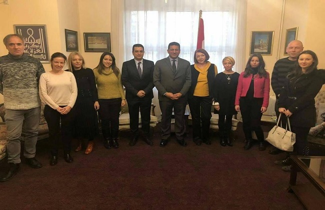 سفير مصر في بلجراد يطلع وفدا إعلاميا صربيا على مؤشرات نمو السياحة بمصر   صور 