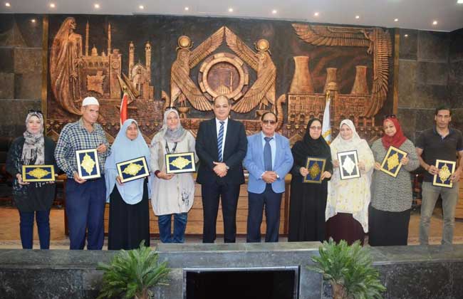 محافظ الغربية يكرم الفائزين فى مسابقة  الرسول في رمضان    صور - 