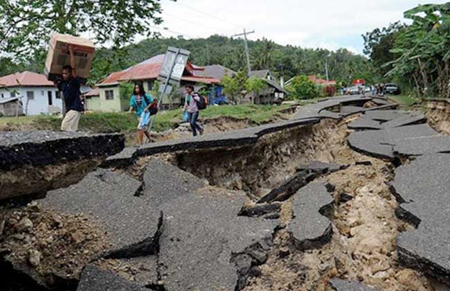 زلزال بقوة 5.5 درجة يضرب إقليم مالوكو الإندونيسي - 