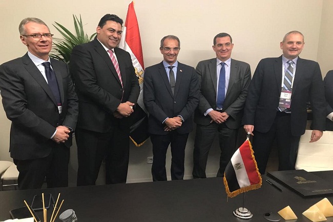 طلعت يشهد اتفاقا بين المصرية للاتصالات ونوكيا لتنفيذ أول بنية سحابية وتطوير تقنيات الجيل الخامس - 