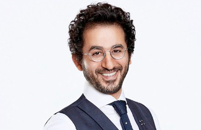 أحمد حلمي بعد تكريمه في ممر المشاهير بدبي أول مرة أخد جائزة مروحش بيها بوابة الأهرام