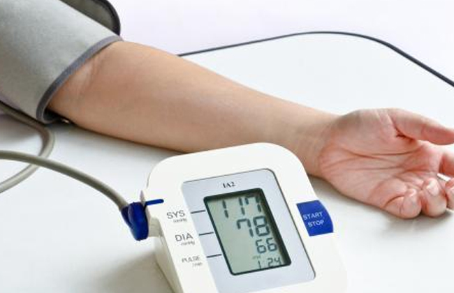 متى يؤدي انخفاض ضغط الدم إلى نوبة قلبية؟ - بوابة الأهرام