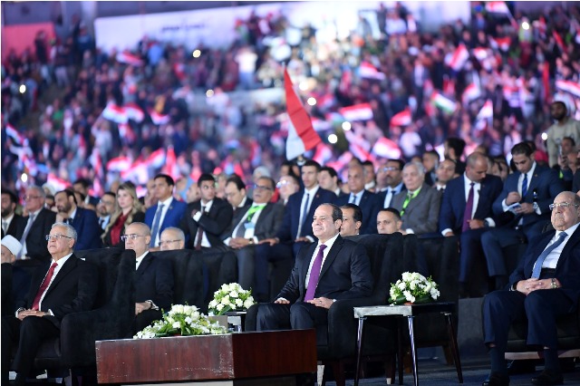 الرئيس-السيسي-يشهد-احتفالية--تحيا-مصر-وفلسطين--باستاد-القاهرة