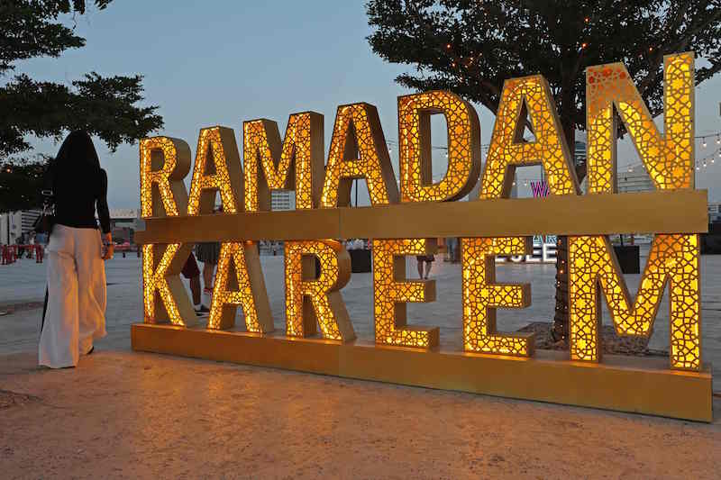 مناطق دبي القديمة تتزين بزينة شهر رمضان الكريم