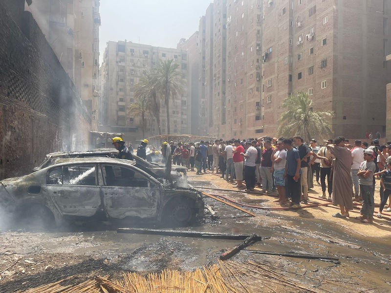 نشوب حريق بأحد الجراجات في الجيزة وتفحم ٧ سيارات