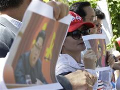 احتجاجات عمال المطاعم الكوريين الشماليين في الجارة الجنوبية ضد قرار عودتهم لبلادهم