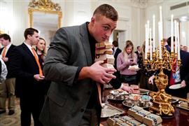 عيد للوجبات السريعة في البيت الأبيض بحضور الرئيس الأمريكي