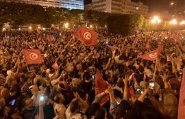 تونس تحتفل بفوز قيس سعيد بالانتخابات الرئاسية
