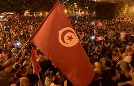 تونس تحتفل بفوز قيس سعيد بالانتخابات الرئاسية