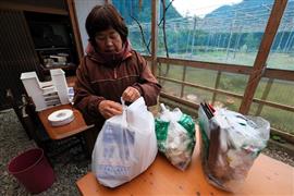 اليابانيون يفصلون القمامة للمحافظة على البيئة