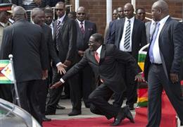 لقطات في حياة رئيس زيمبابوي السابق روبرت موجابي الذي رحل عن عالمنا اليوم