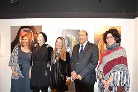 السفير المصري في إيطاليا يفتتح معرض "صاحبة السعادة" بالمكتب الثقافي في روما