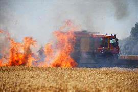 حريق حقول القمح فى فرنسا