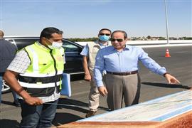 الرئيس عبد الفتاح السيسي يتفقد أعمال تطوير الطرق والمحاور الجديدة بالقاهرة الكبرى