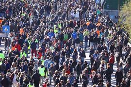 احتجاجات في إيطاليا ضد إجراءات الحكومة للتصدي لوباء كورونا