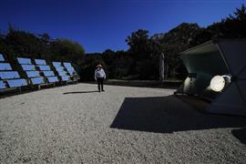 مصنع لتحميص حبوب البن بالطاقة الشمسية في إيطاليا