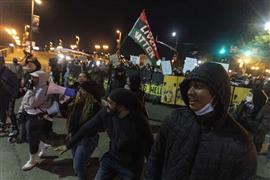 مظاهرات واحتجاجات في الولايات المتحدة بعد مقتل فتاة على يد الشرطة 