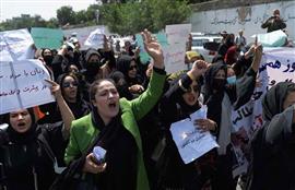  مظاهرة نسائية في كابول تطالب  طالبان  باحترام حقوق المرأة