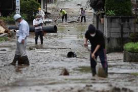 تضرر المنازل في اليابان بسبب الأمطار الغزيرة 