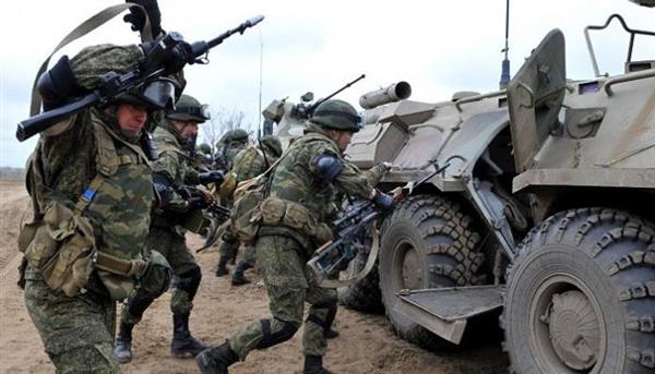 أوكرانيا تطالب بأسلحة ثقيلة مع إعلان روسيا السيطرة على بلدة شرقي البلاد