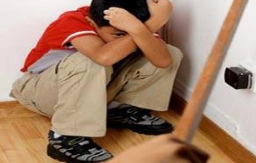العنف الطلابي التربية الخاطئة والمشاحنات الأسرية وراء السلوكيات العدوانية للتلاميذ 