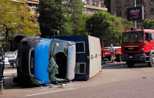 إصابة  شرطيين في انقلاب سيارة ترحيلات جنوب الأقصر