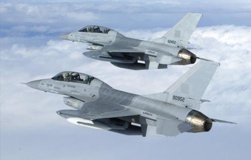 طائرات حربية أجنبية تقصف جنوب الصومال