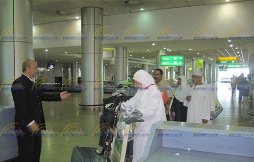 بالصور مصر للطيران والخطوط السعودية تكثفان رحلات عودة الحجاج من جدة والمدينة 