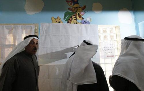 الكويت بدء عملية الاقتراع لانتخابات مجلس الأمة  للفصل التشريعي الـ
