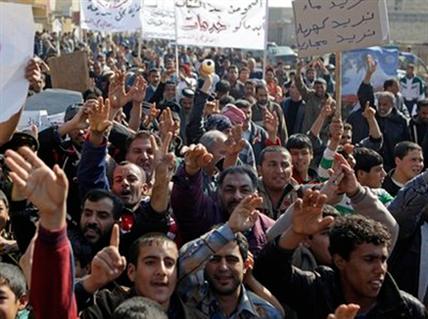 ارتفاع حصيلة المصابين في تظاهرات ساحة التحرير ببغداد إلى  متظاهرا و منتسبا وضابطا