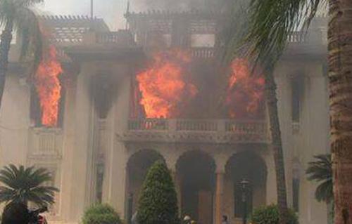  إصابات في حريق هائل بمشروع توسعة المسجد الحرام