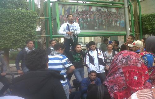 بالصور  لينا صاحب مش موجود ميت في محمد محمود لافتات طلاب جامعة القاهرة في إحياء الذكري اليوم