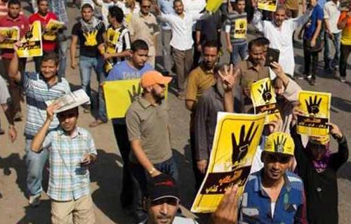 مظاهرة لطلاب الإخوان بجامعة كفر الشيخ للتنديد بفصل  من زملائهم وإحالة  إلى مجلس التأديب 