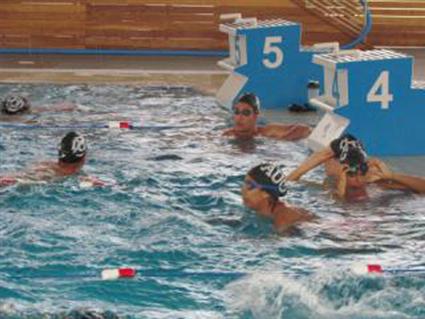 التربية الرياضية تفوز بنهائي بطولة جامعة سوهاج في السباحة