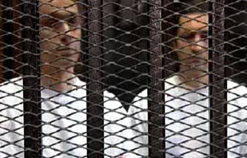 الجنايات تقضى بإخلاء سبيل علاء وجمال مبارك فى  الكسب غير المشروع