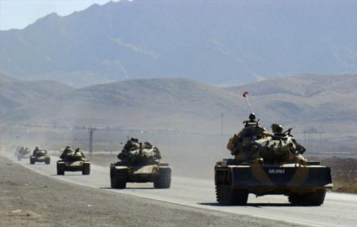 قوات تركية ترد بإطلاق النار بعد وصول أعيرة طائشة من سوريا