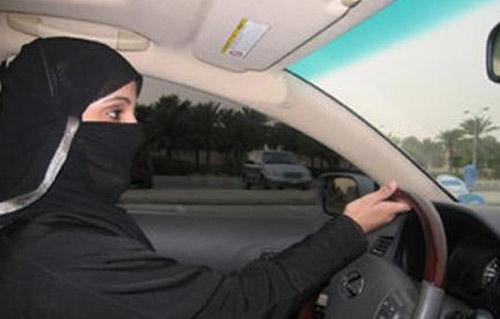 بعد قيادة السيارة السعوديات على موعد مع اقتحام فرص وظيفية جديدة