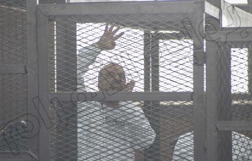 مشادة كلامية بين البلتاجي ورئيس المحكمة في قضية تعذيب ضابط شرطة باعتصام رابعة
