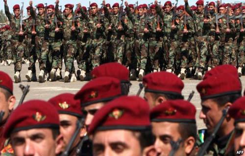 قوات البشمركة تعبر إلى كوباني السورية بعد ضربات جوية جديدة