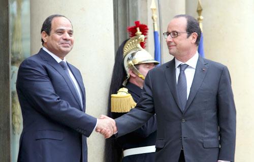بالصور استقبال الرئيس الفرنسي فرانسوا هولاند للرئيس عبد الفتاح السيسي في قصر الإليزيه