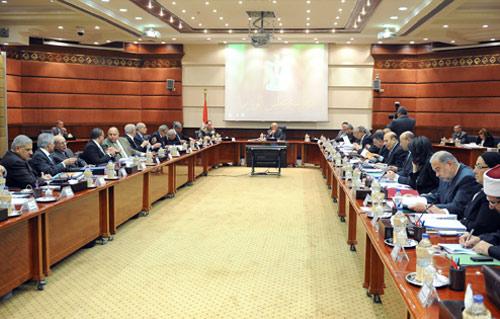 بدء اجتماع مجلس الوزراء برئاسة الببلاوي لمناقشة الوضع الأمني بعد تفجير طابا والخطة الاقتصادية العاجلة